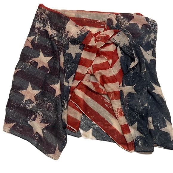 MOSSIMO Supply Co. Shawl American Flag Style, Red/White/blue, One Size - Picture 2 of 6